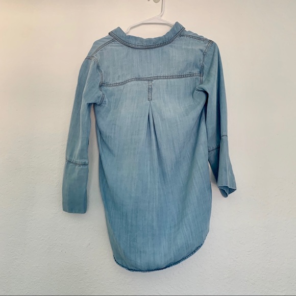 Anthro cloth and stone faded chambray button down - Picture 4 of 7